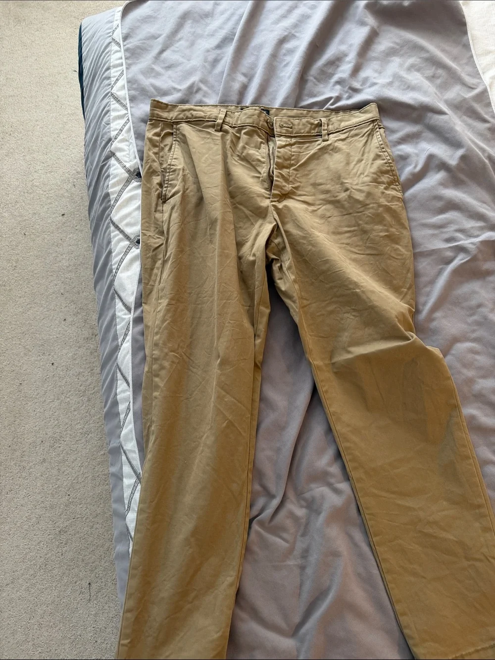 Banana Republic Men’s Khaki Tan Chino Pants